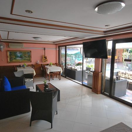 Kingfisher House & Bar Pattaya Buitenkant foto