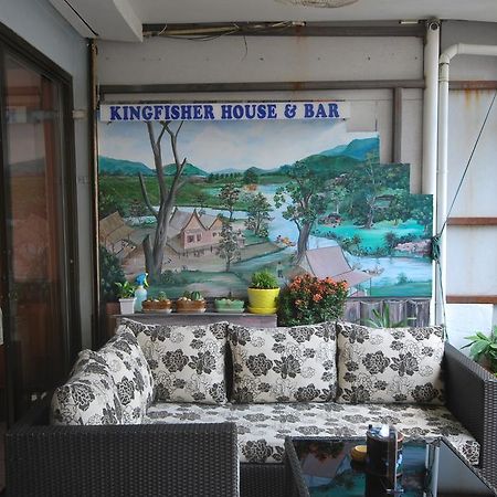 Kingfisher House & Bar Pattaya Buitenkant foto